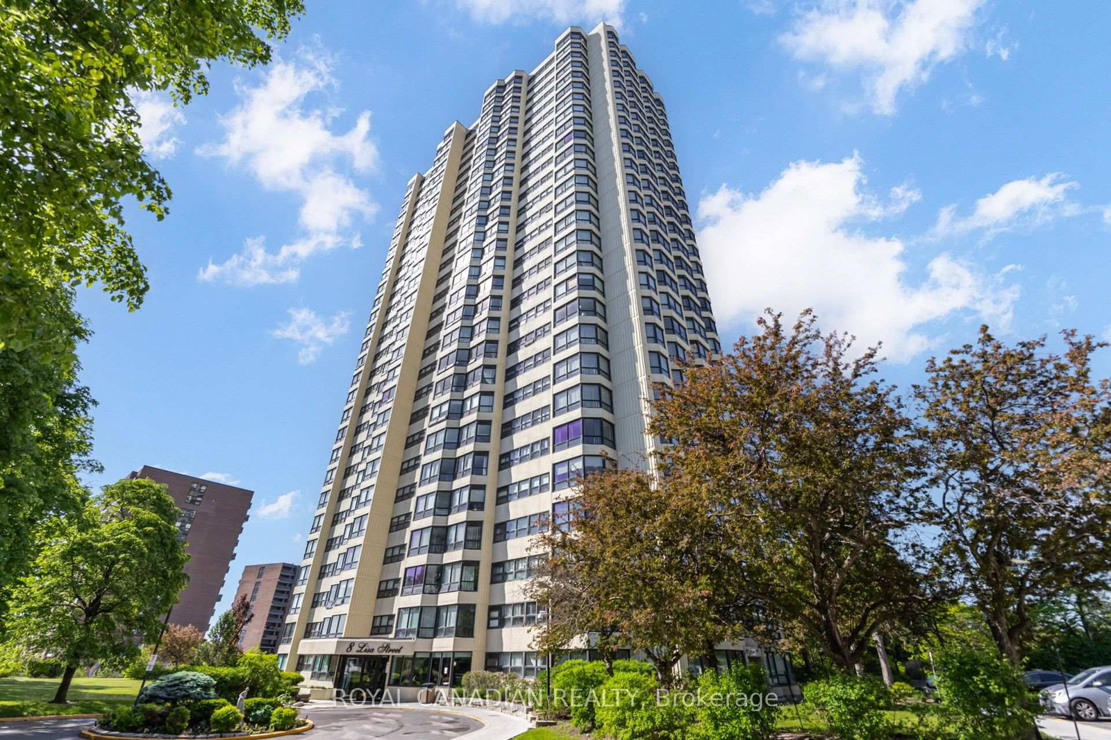 8 Lisa Brampton,ON L6T 4S6