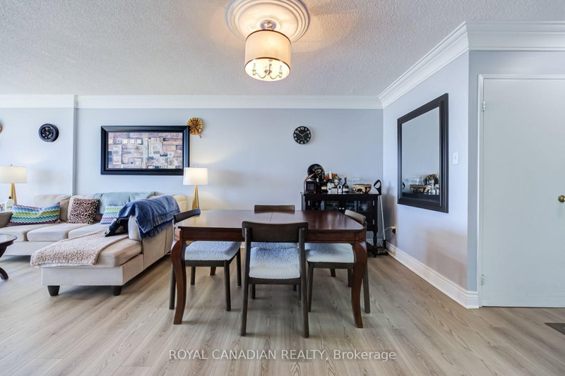 8 Lisa Brampton,ON L6T 4S6 — Photo 12
