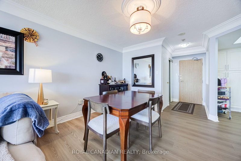 8 Lisa Brampton,ON L6T 4S6 — Photo 13