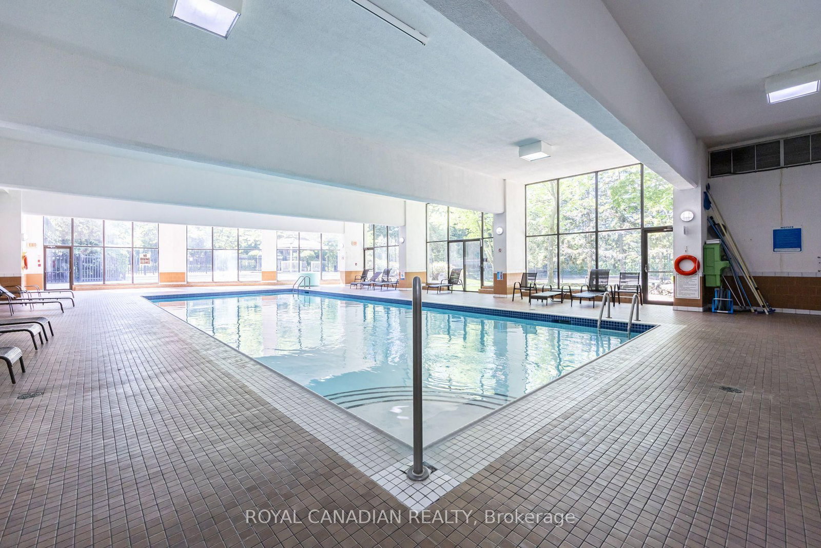 8 Lisa Brampton,ON L6T 4S6 — Photo 32
