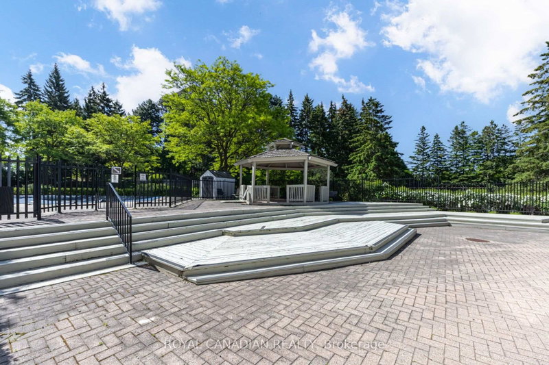 8 Lisa Brampton,ON L6T 4S6 — Photo 42