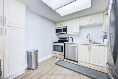 8 Lisa Brampton,ON L6T 4S6 — Photo 8