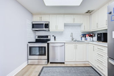 8 Lisa Brampton,ON L6T 4S6 — Photo 9