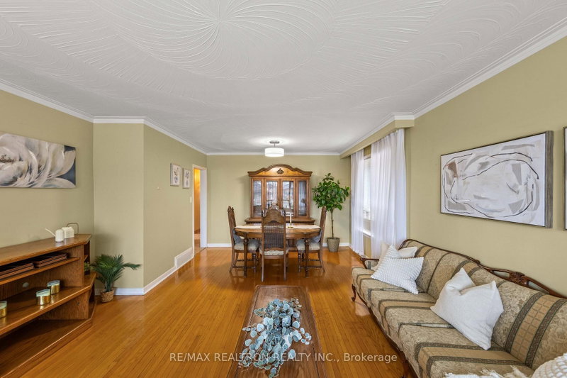 1144 Glengrove Avenue W