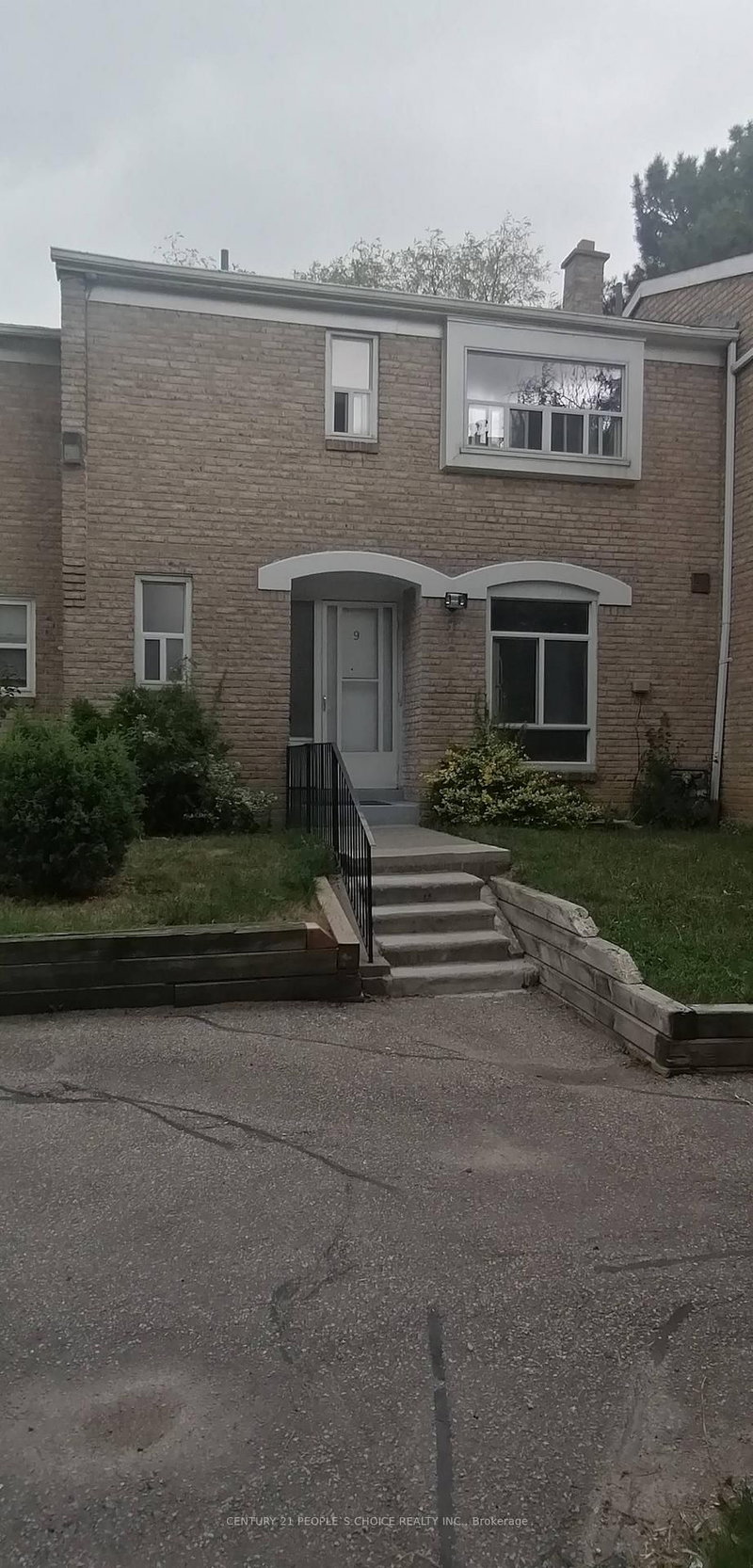 9 - 17 Gosford Boulevard