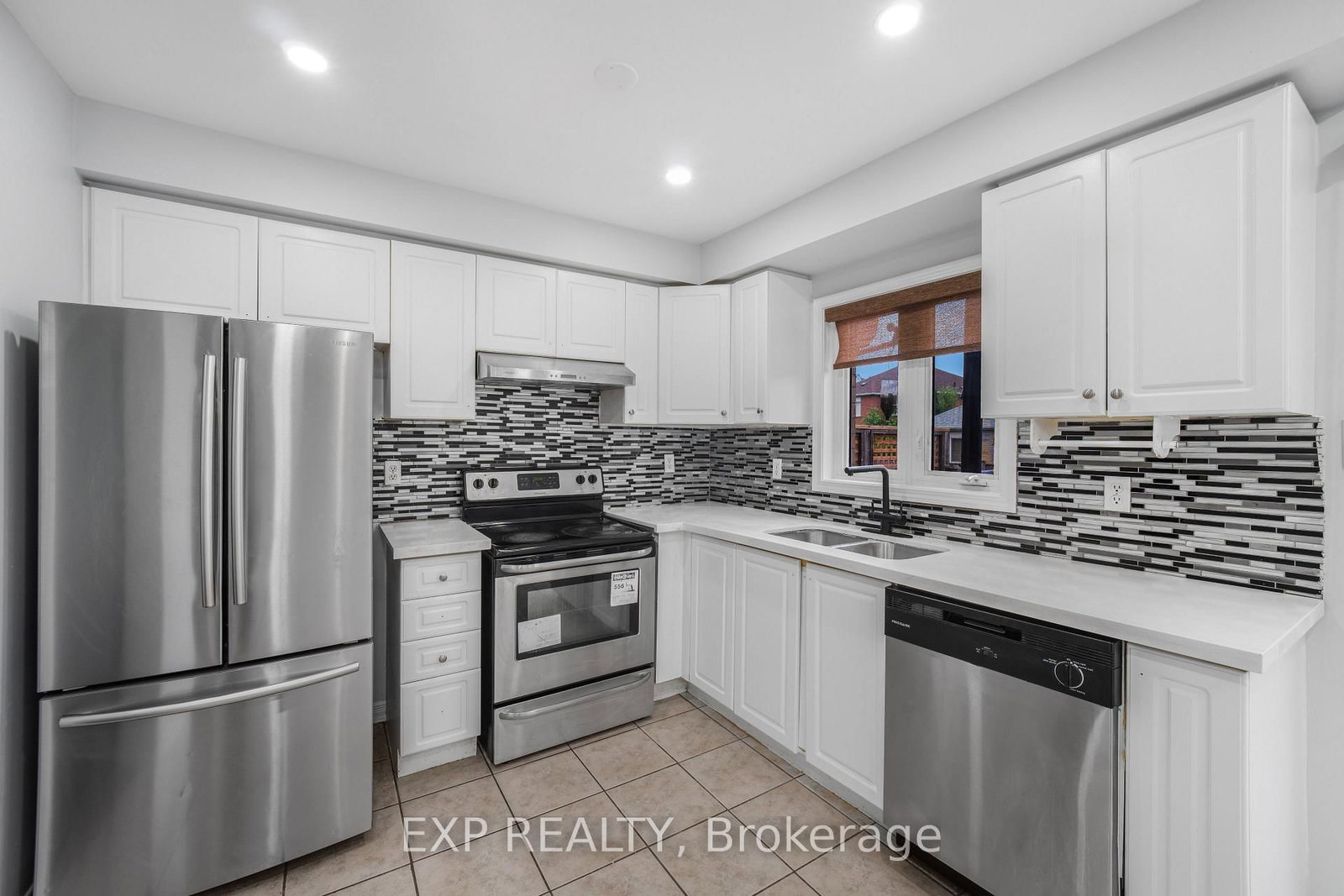 128 Olympia Brampton,ON L6X 4W3 — Photo 3