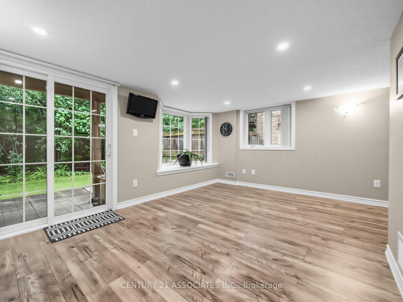 233 Duskywing Oakville,ON L6L 0C5 — Photo 24