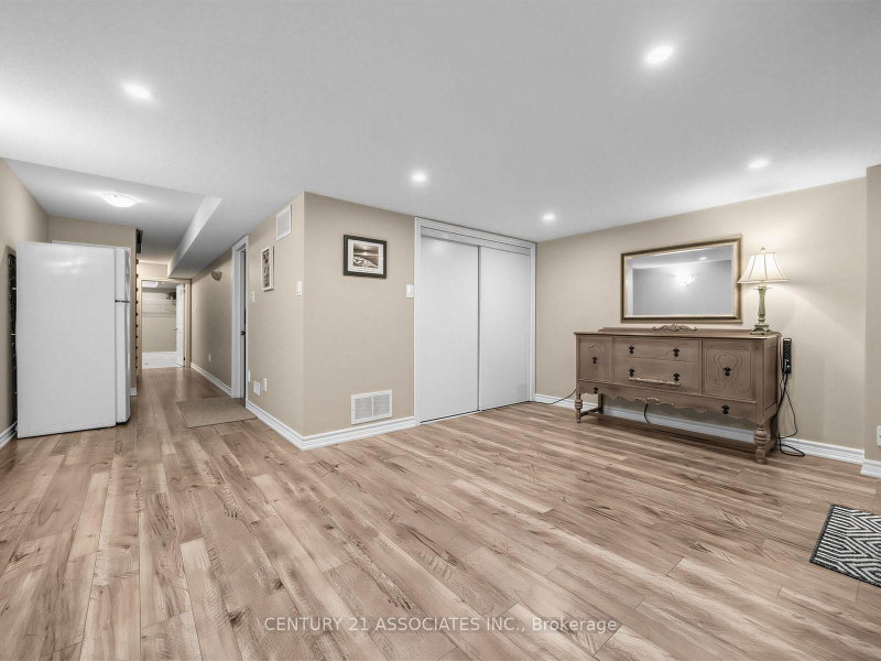 233 Duskywing Oakville,ON L6L 0C5 — Photo 25