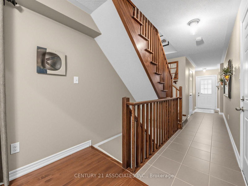 233 Duskywing Oakville,ON L6L 0C5 — Photo 6