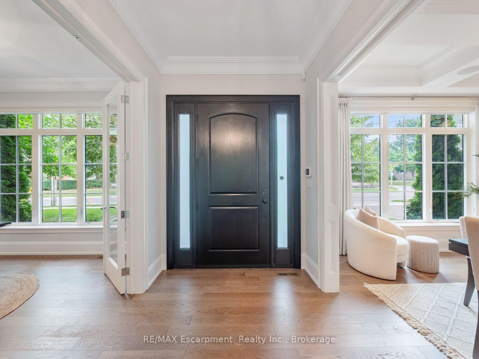 1077 Bridge Road • Oakville, ON photo 3