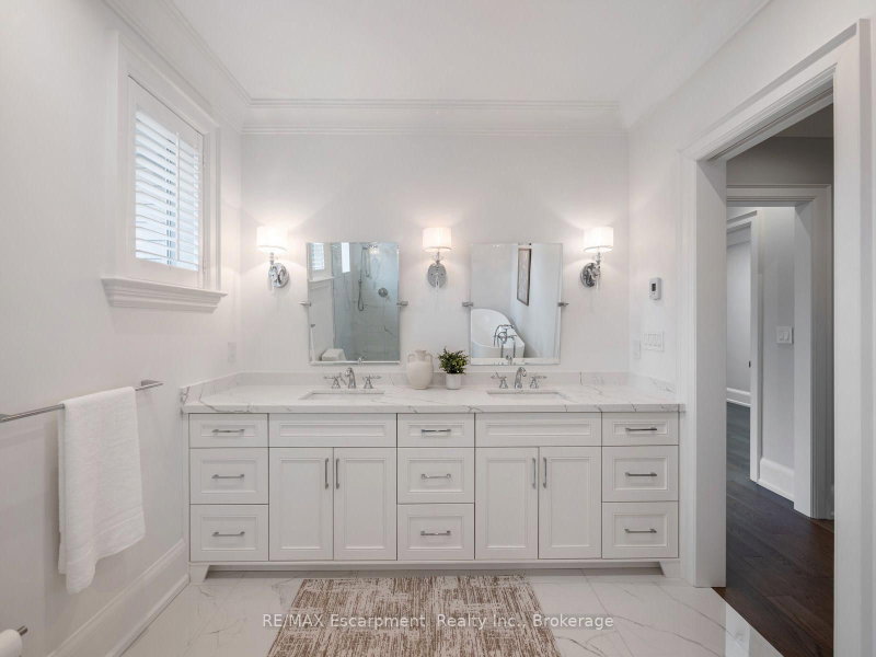 1077 Bridge Oakville,ON L6L 2B6 — Photo 36