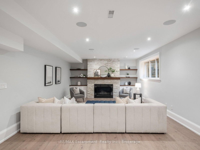 1077 Bridge Oakville,ON L6L 2B6 — Photo 43