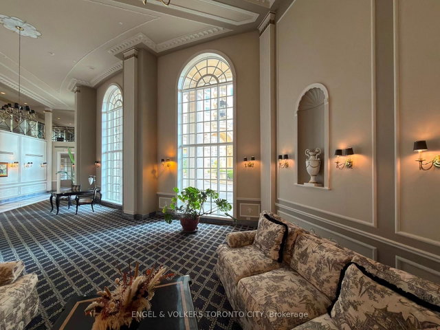1204 - 2285 Lake Shore Boulevard W