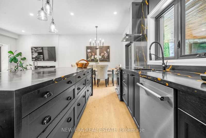 261 Pinetree Mississauga,ON L5G 2R4 — Photo 11