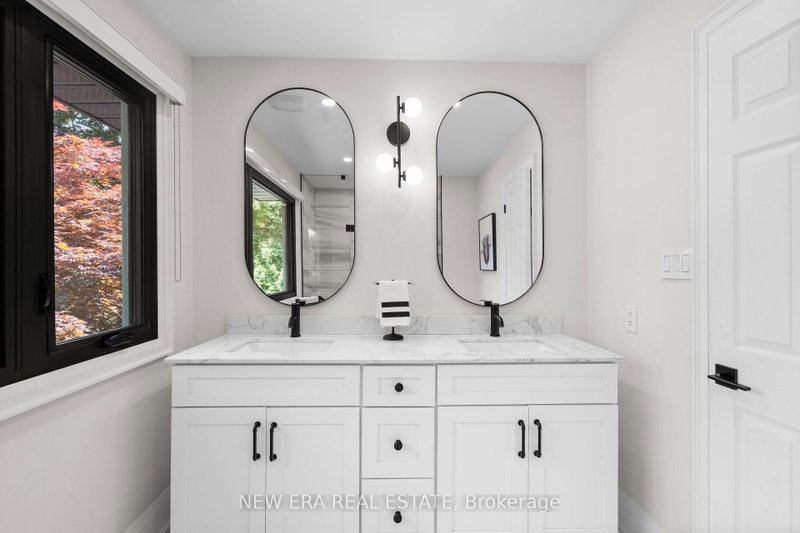 261 Pinetree Mississauga,ON L5G 2R4 — Photo 23