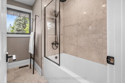 261 Pinetree Mississauga,ON L5G 2R4 — Photo 32