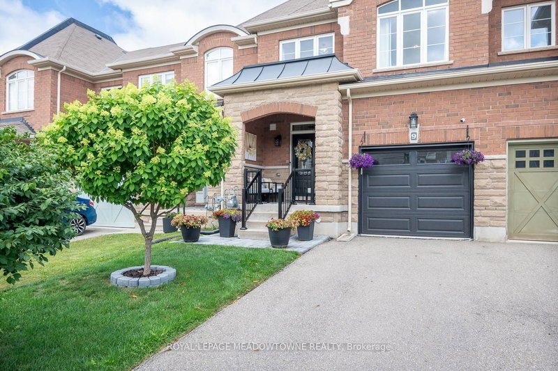 9 Mclaughlin Avenue