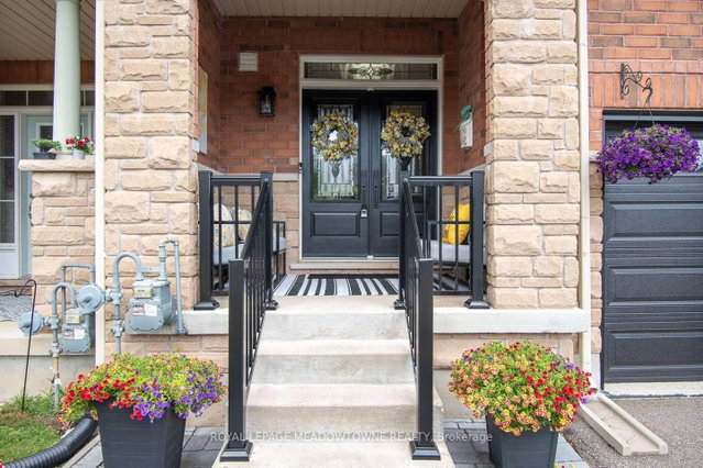 9 Mclaughlin Avenue