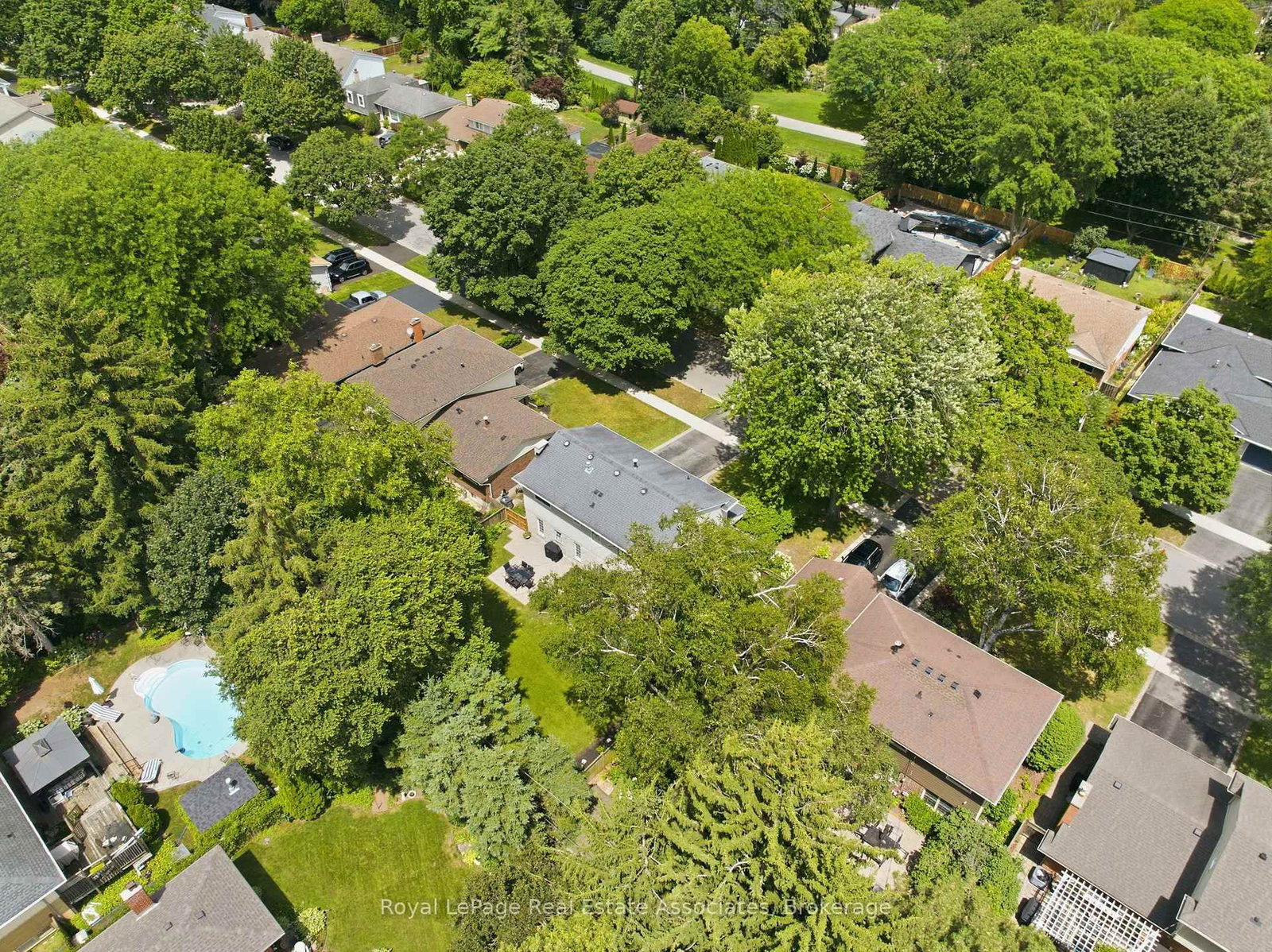 648 Cherrywood Drive • Burlington, ON photo 48