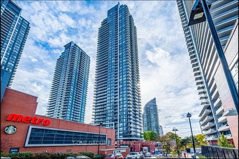 3506 - 2220 lake shore Boulevard W