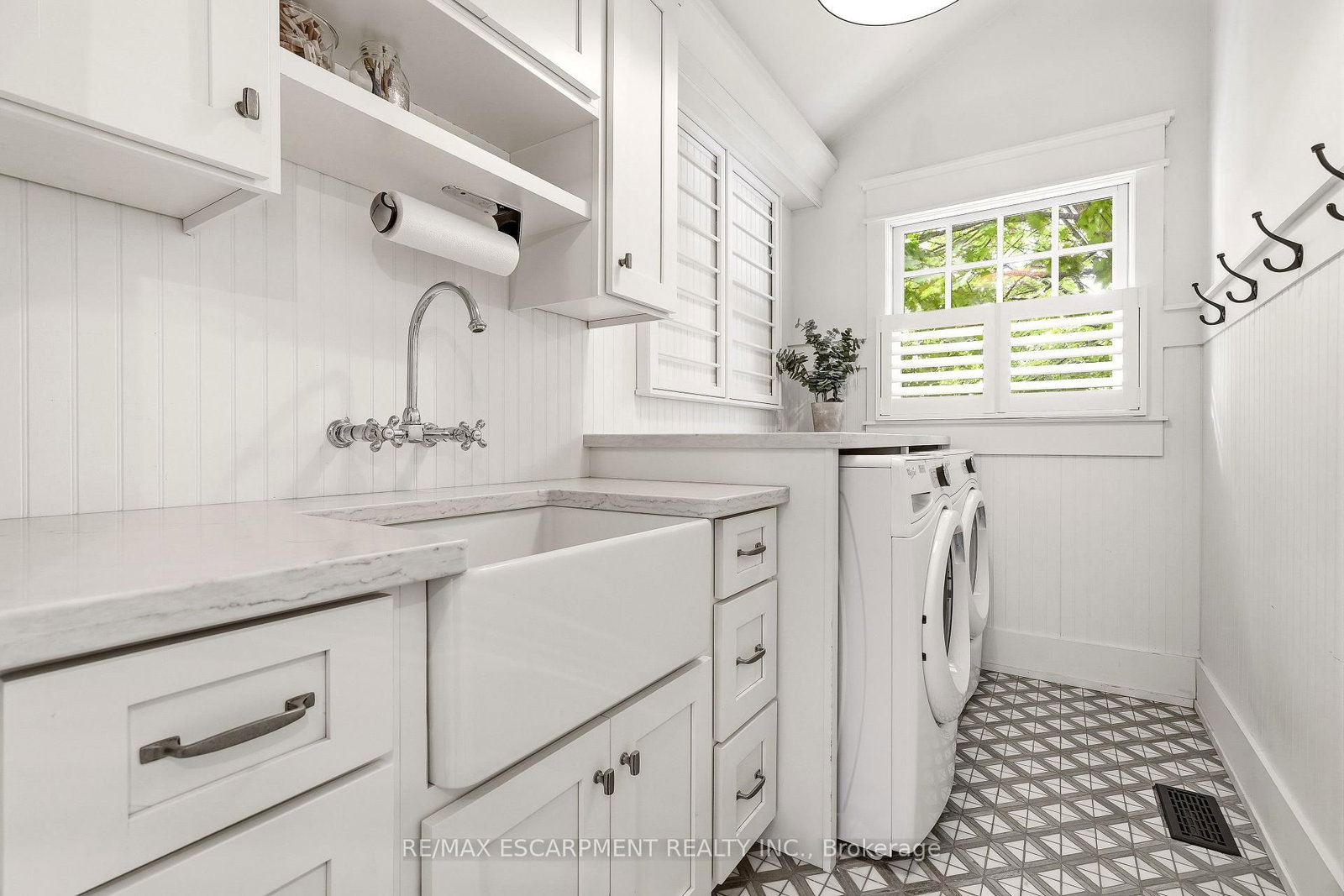 330 Camelot Court • Burlington, ON photo 27