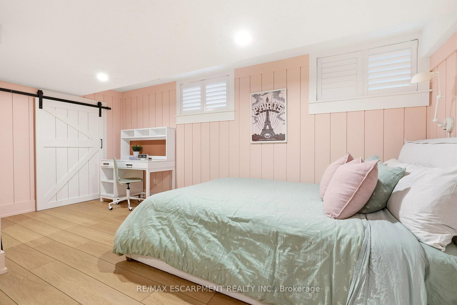 330 Camelot Court • Burlington, ON photo 36