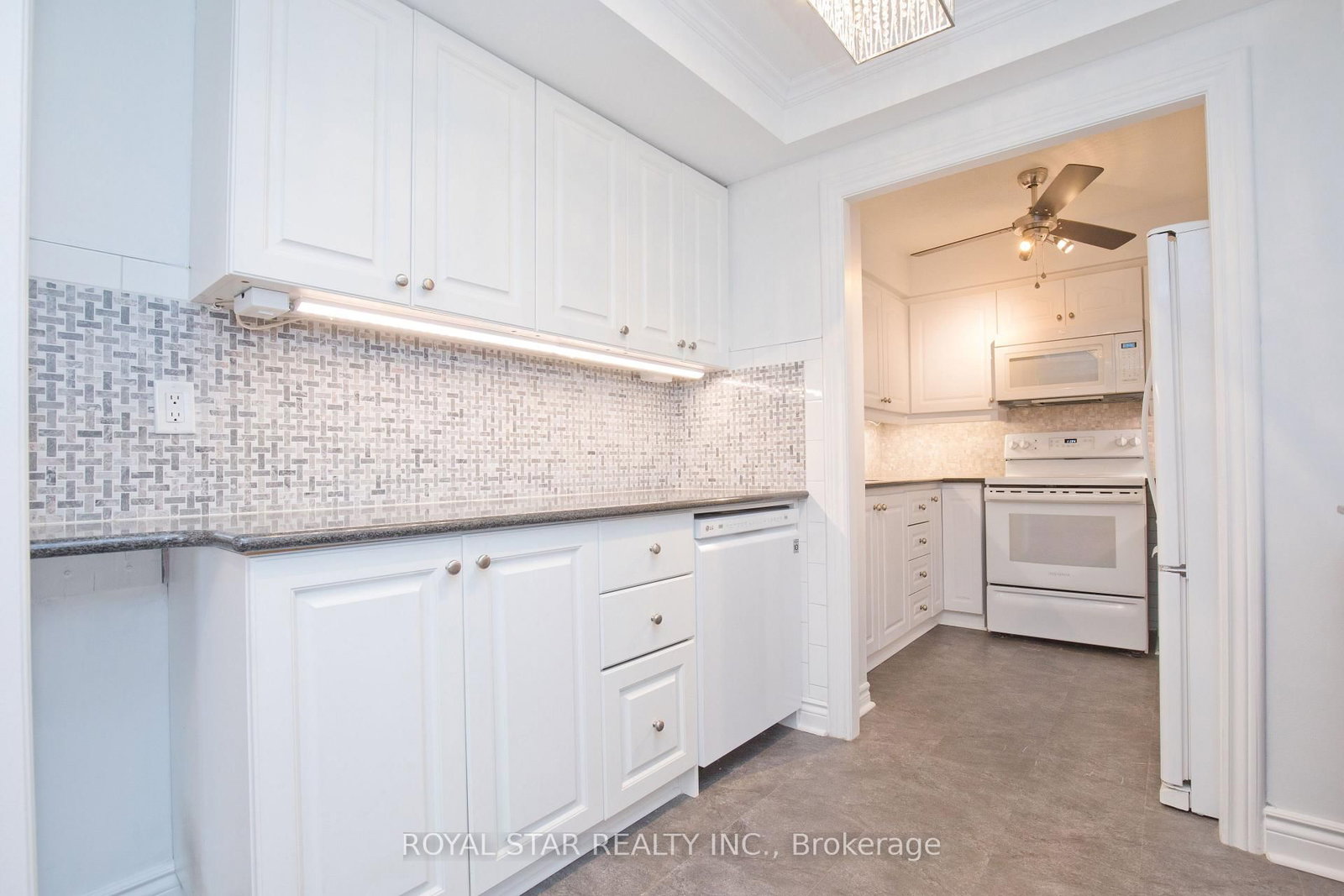 1535 Lakeshore Road E • #1607 • Mississauga, ON photo 10