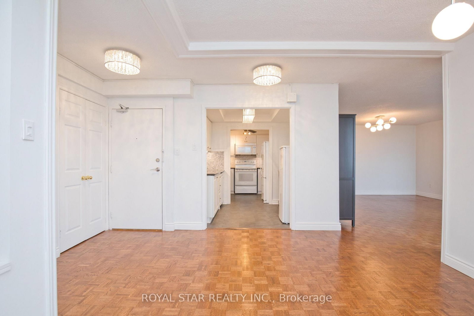 1535 Lakeshore Road E • #1607 • Mississauga, ON photo 13