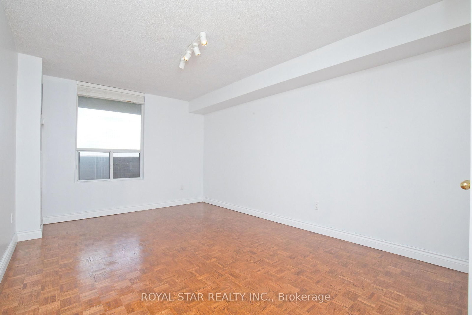 1535 Lakeshore Road E • #1607 • Mississauga, ON photo 19