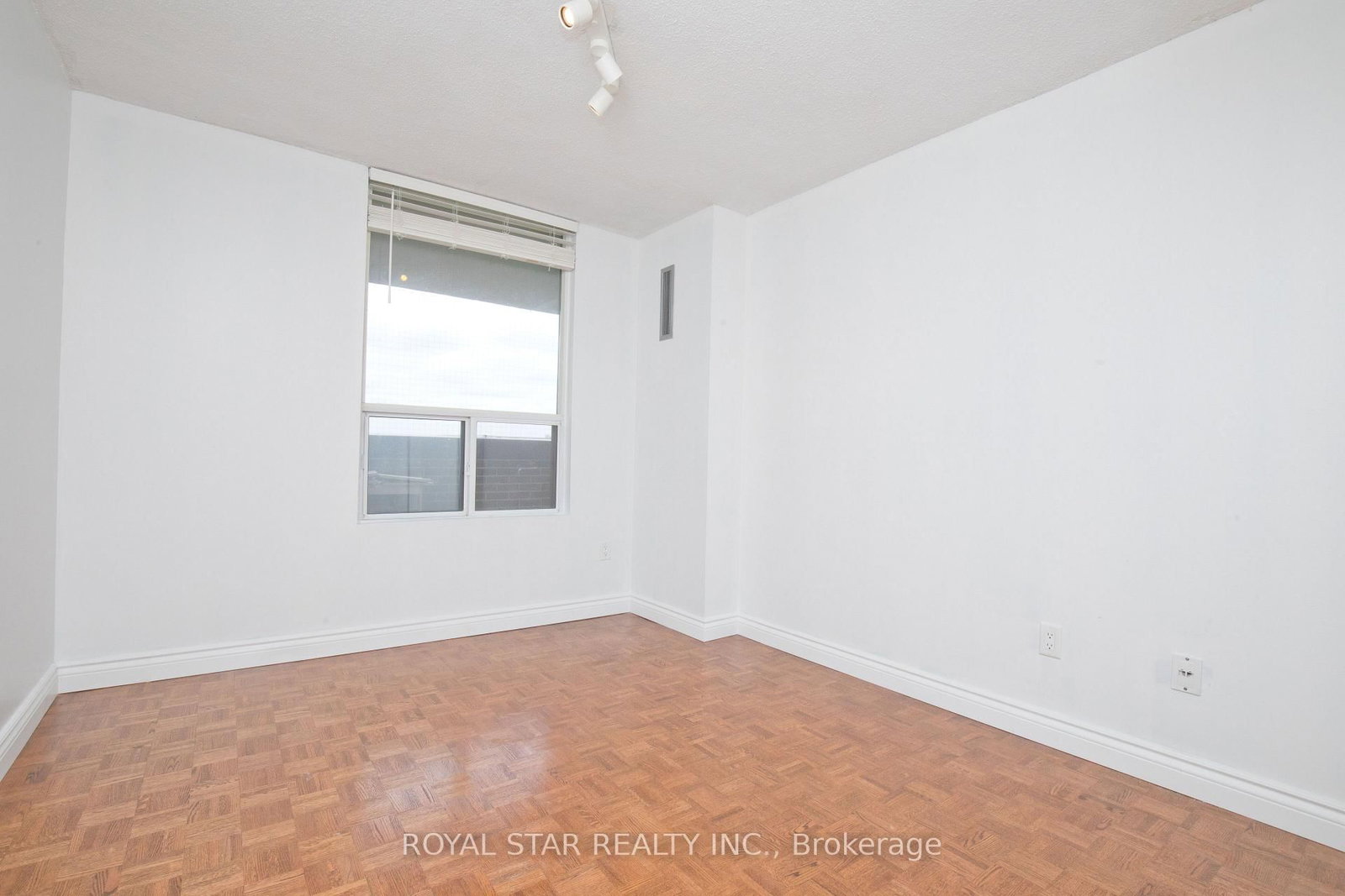 1535 Lakeshore Road E • #1607 • Mississauga, ON photo 25