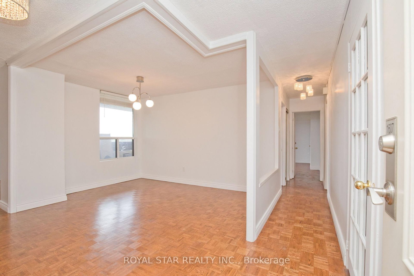 1535 Lakeshore Road E • #1607 • Mississauga, ON photo 5