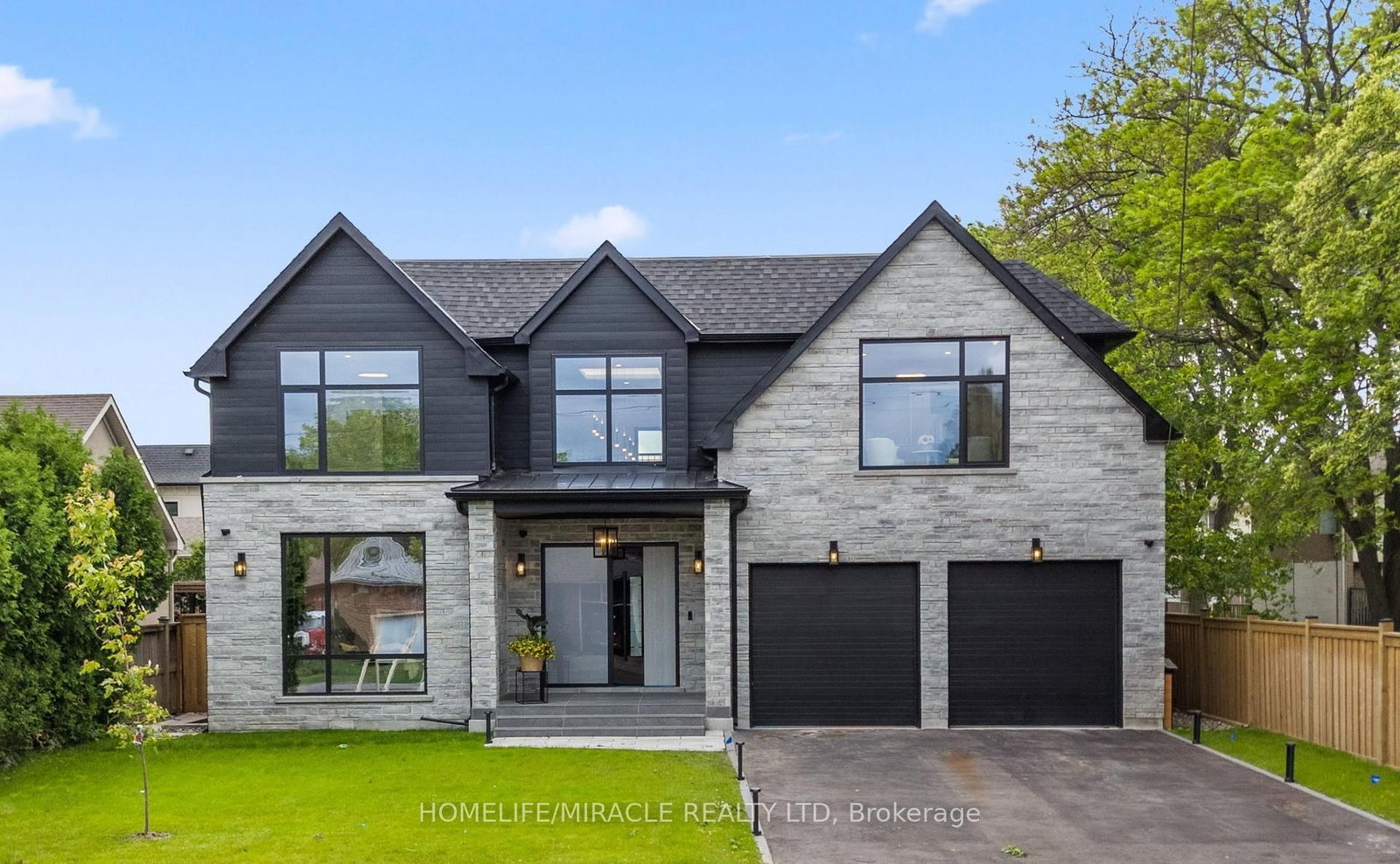 282 Maurice Drive - Detached in Central