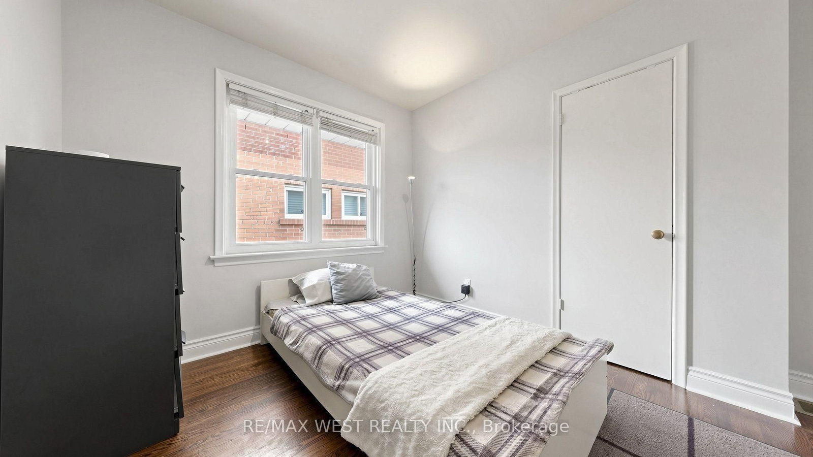 32 Allonsius Drive • Toronto, ON photo 19