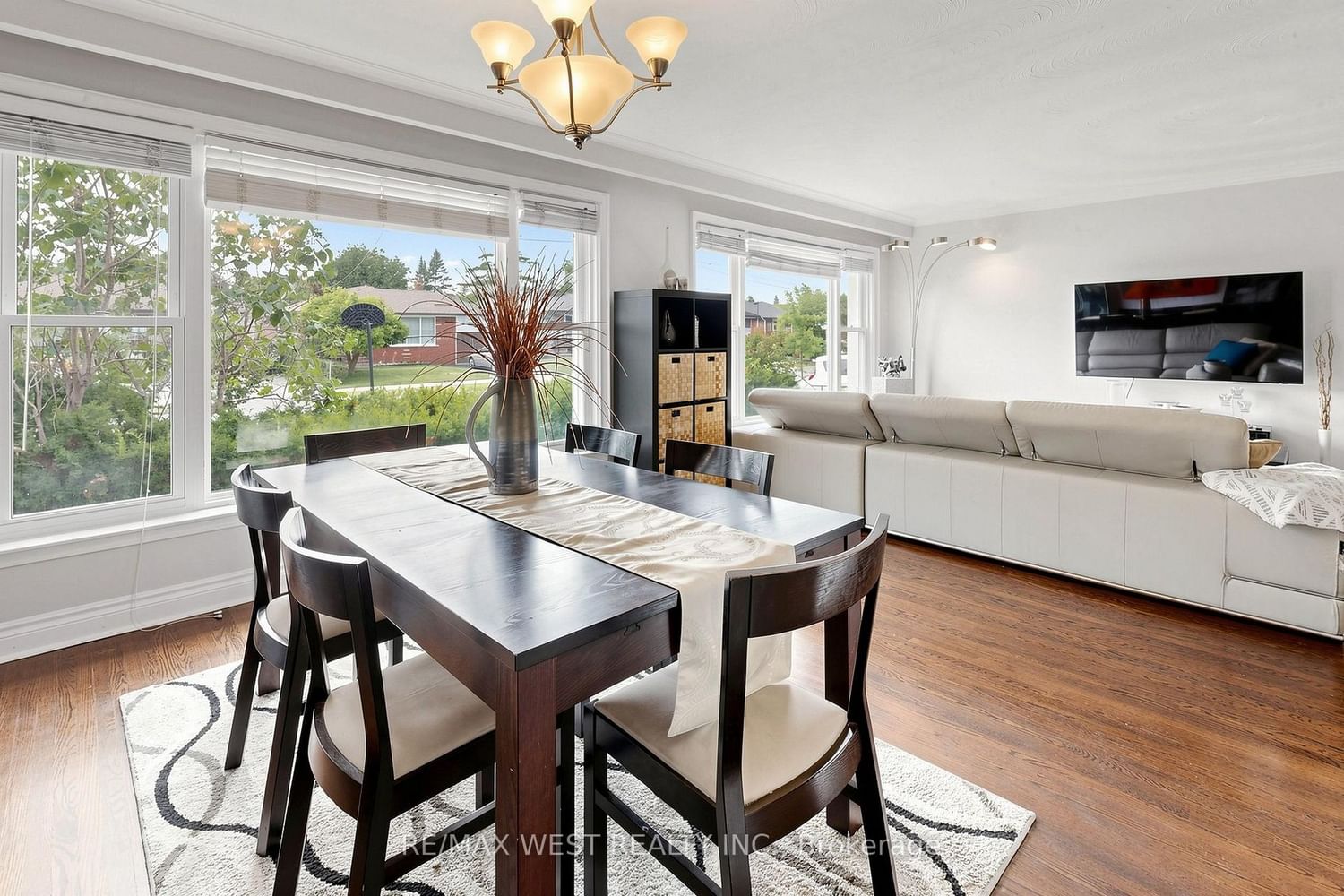 32 Allonsius Drive • Toronto, ON photo 35