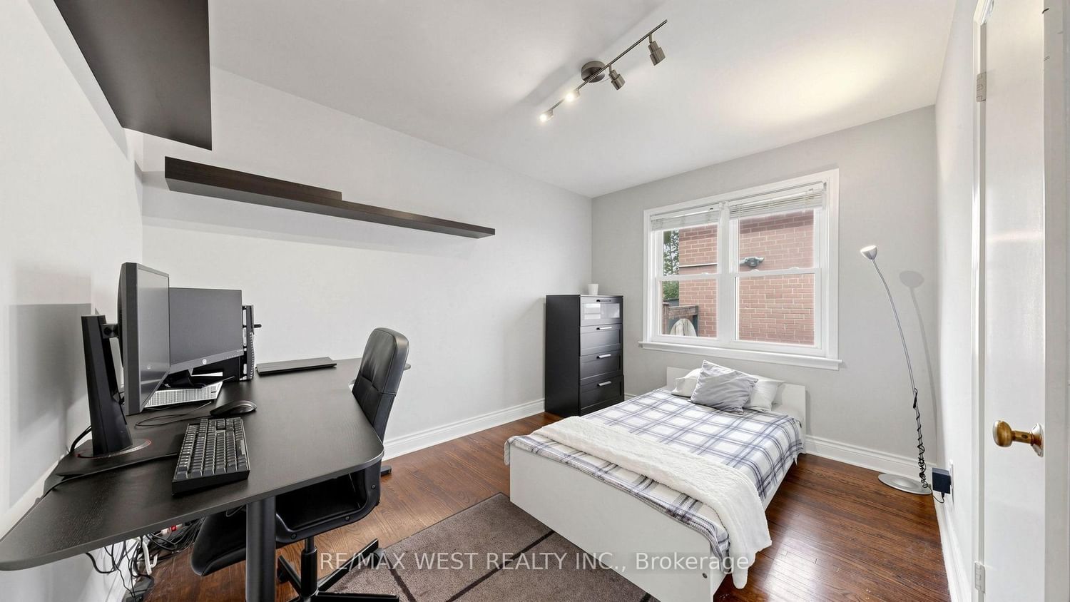 32 Allonsius Drive • Toronto, ON photo 37