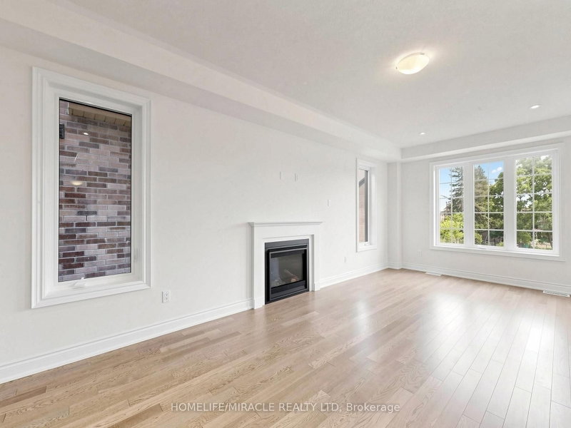 8 Ralston Crt photo 4