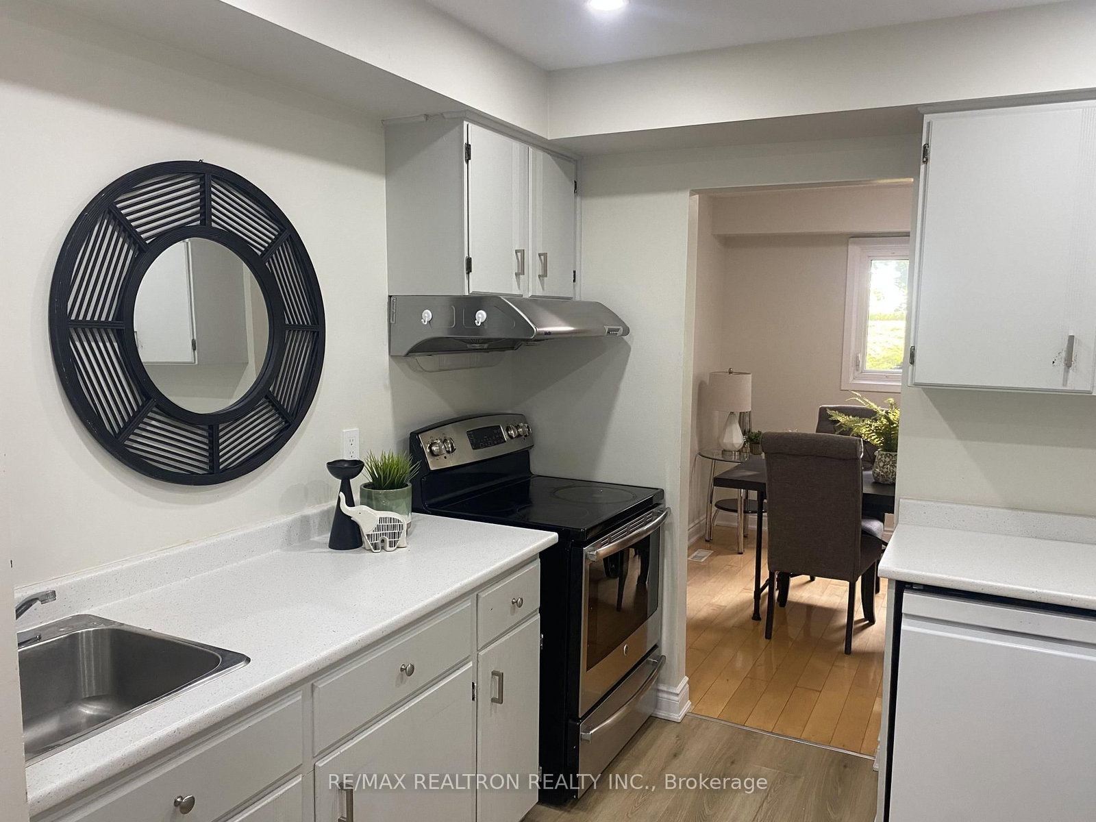 4272 Gayling Gardens • Mississauga, ON photo 5