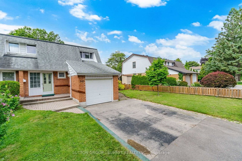 667 Green Meadow Crescent