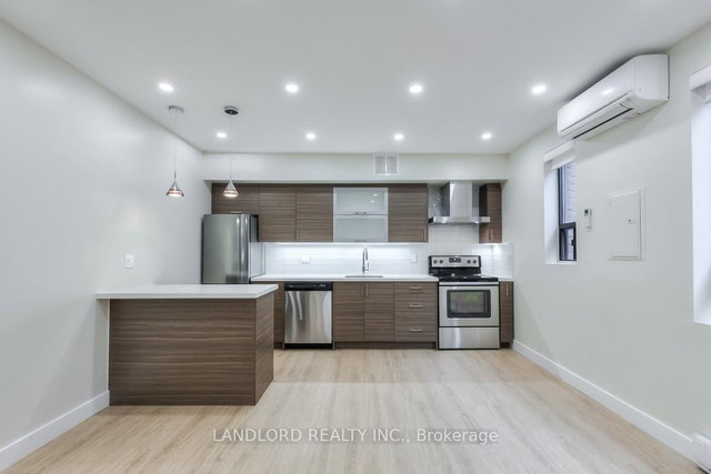305 - 240 Durie Street