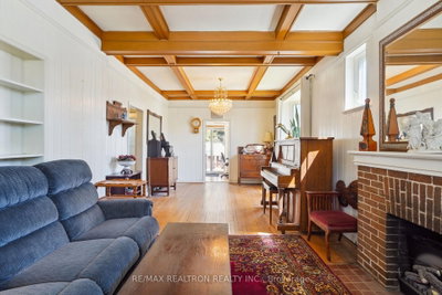 2585 Lake Shore Boulevard W — photo 6