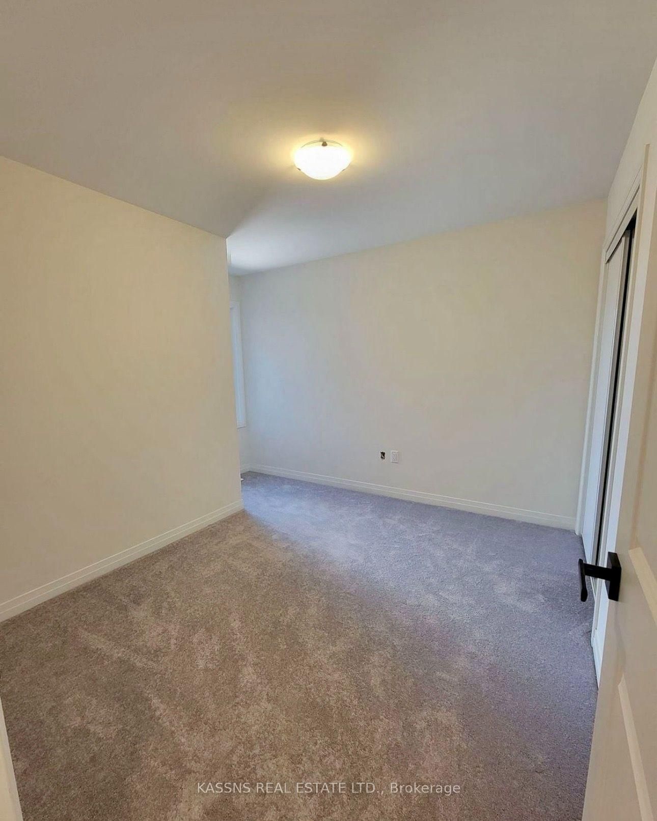 3305 Sixth Line • Oakville, ON photo 22