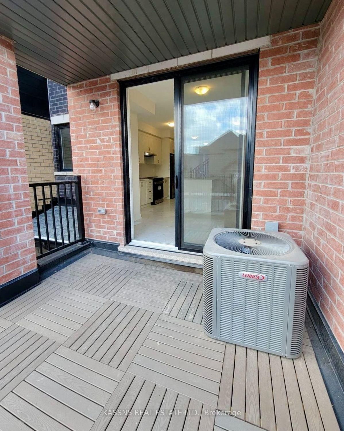 3305 Sixth Line • Oakville, ON photo 23