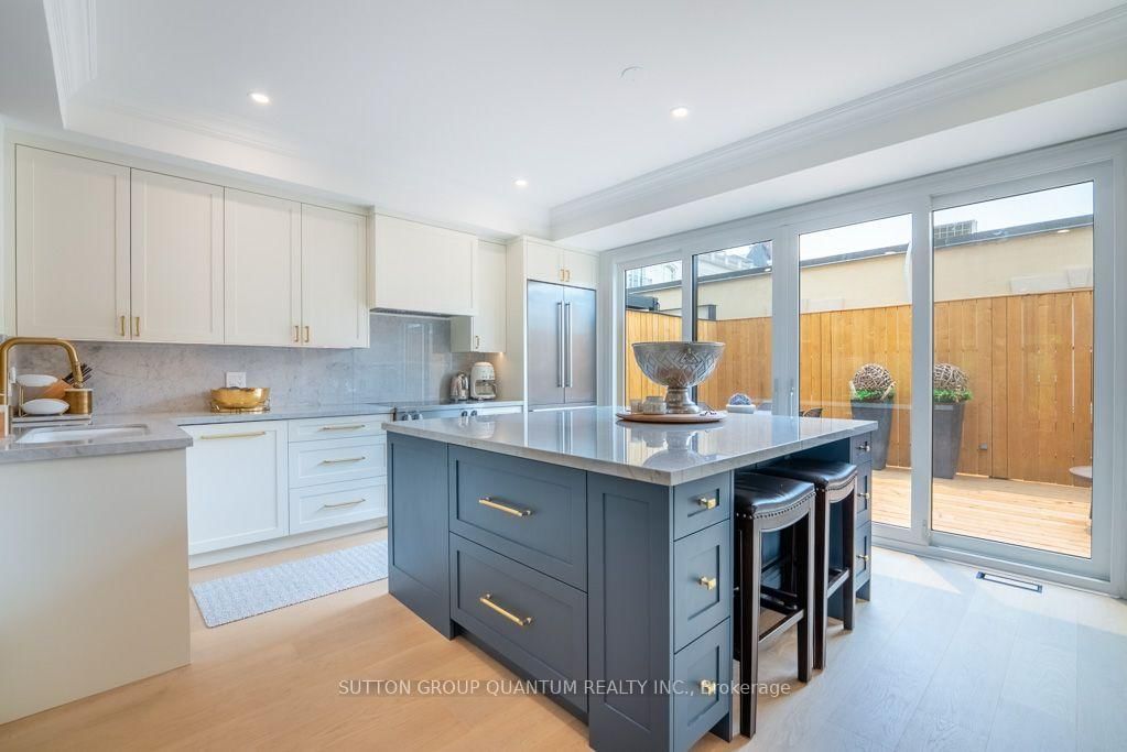146 Reynolds Street • Oakville, ON photo 17