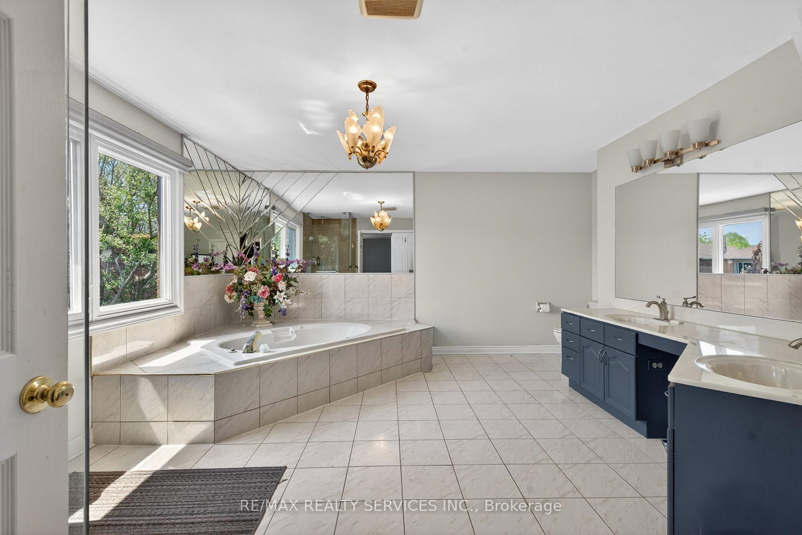 2069 Schoolmaster Circle • Oakville, ON photo 32