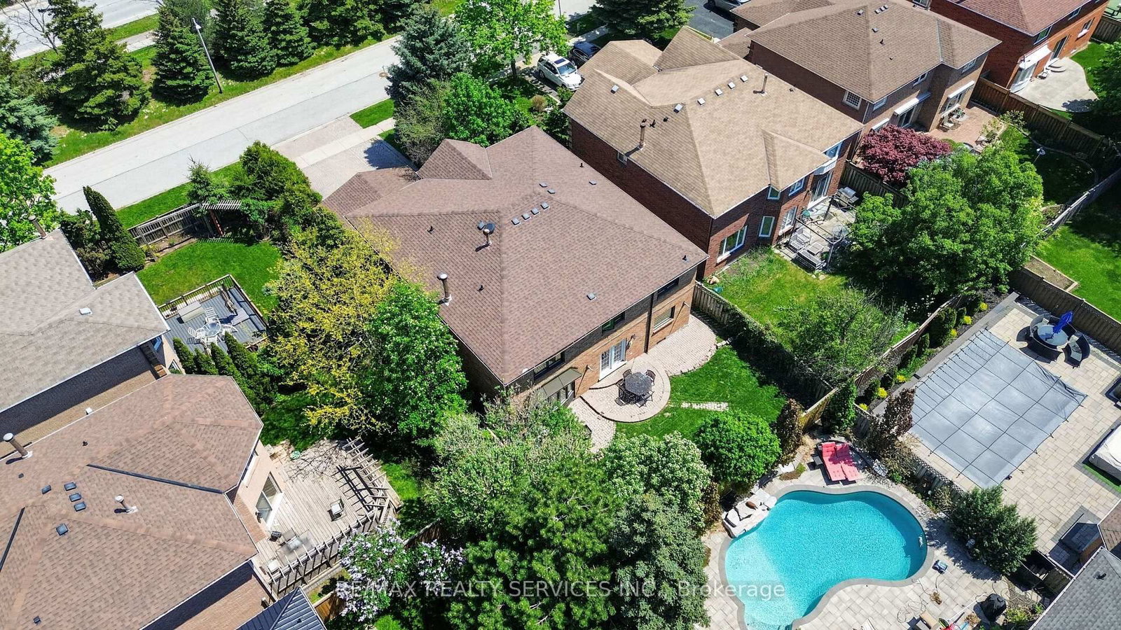 2069 Schoolmaster Circle • Oakville, ON photo 48
