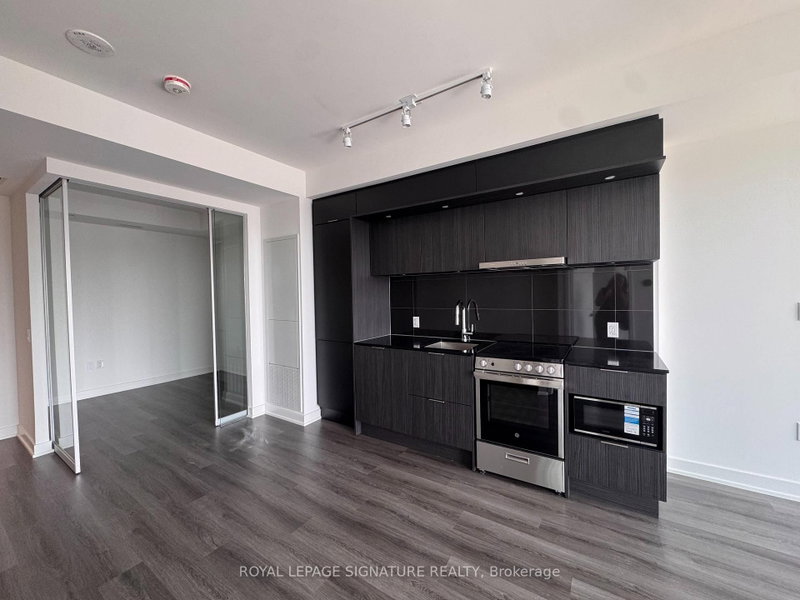 4601 - 448 Burnhamthorpe Road W