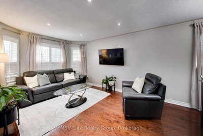 46 Royal Orchard Drive — photo 2