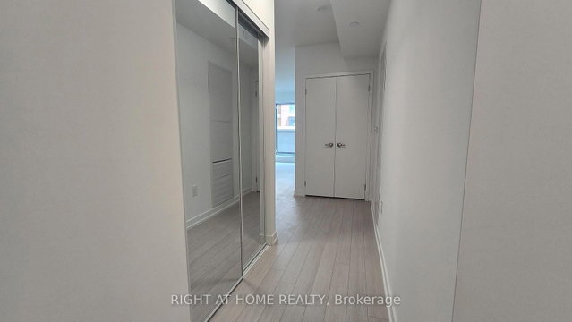 520 - 4010 Eglinton t Avenue W