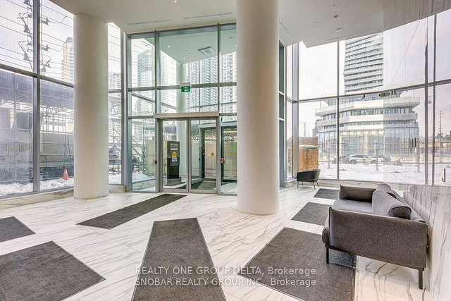 5807 - 448 Burnhamthorpe Road W
