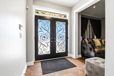 64 Scotchmere Crescent — photo 5